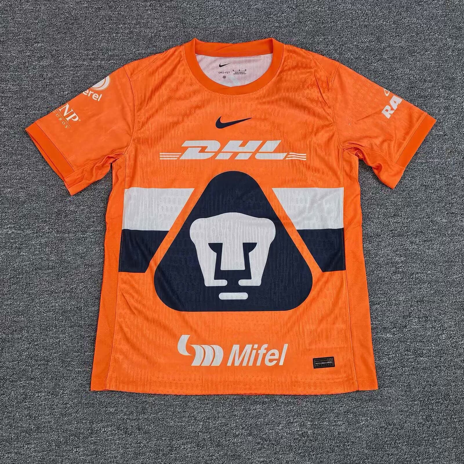 Jersey Portero Naranja Pumas Version Jugador